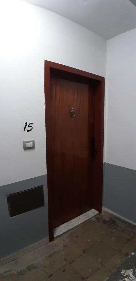 Rondine Studio Apartment Τίρανα Εξωτερικό φωτογραφία