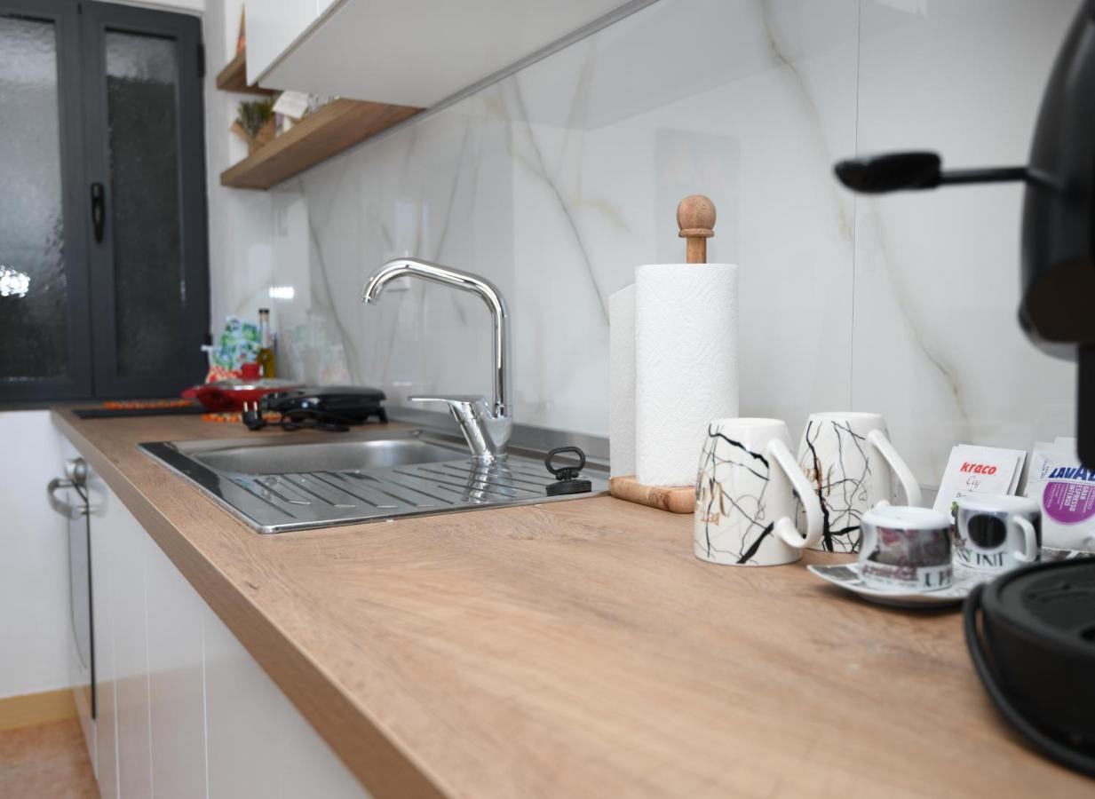 Rondine Studio Apartment Τίρανα Εξωτερικό φωτογραφία